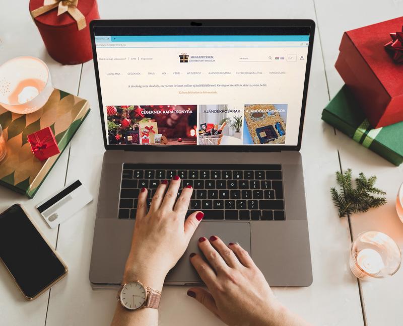 Ajándékküldés laptopról