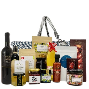 Ajándékkosár rendelés, régi versenyzők, új köntösben